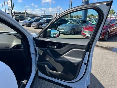 Used 2020 Jaguar F-PACE Premium image 48
