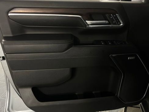 Used 2024 GMC Sierra 3500 SLT w/ SLT Convenience Package image 27