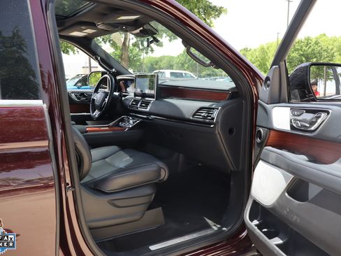Used 2023 Lincoln Navigator L Reserve AWD/4WD image 31