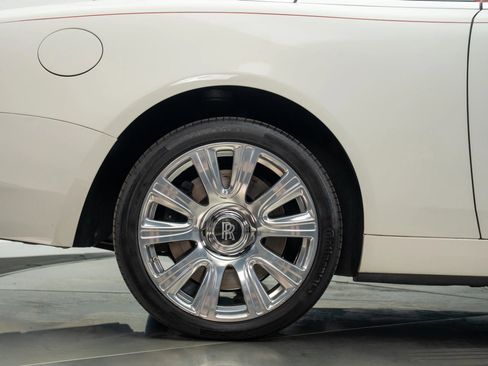 Used 2017 Rolls-Royce Dawn image 33