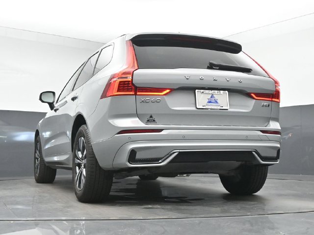 Used 2024 Volvo XC60 B5 Core w/ Protection Package Premier AWD/4WD image 15