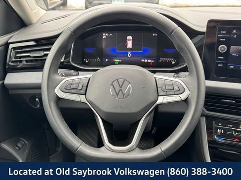 Certified 2025 Volkswagen Jetta SE image 17