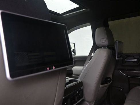 Used 2020 Chevrolet Silverado 2500 LTZ w/ Technology Package image 20