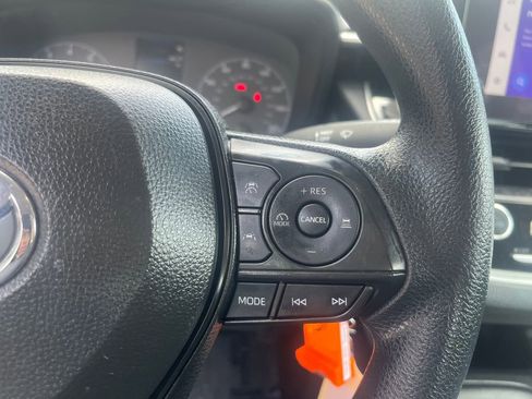 Used 2024 Toyota Corolla LE FWD image 29