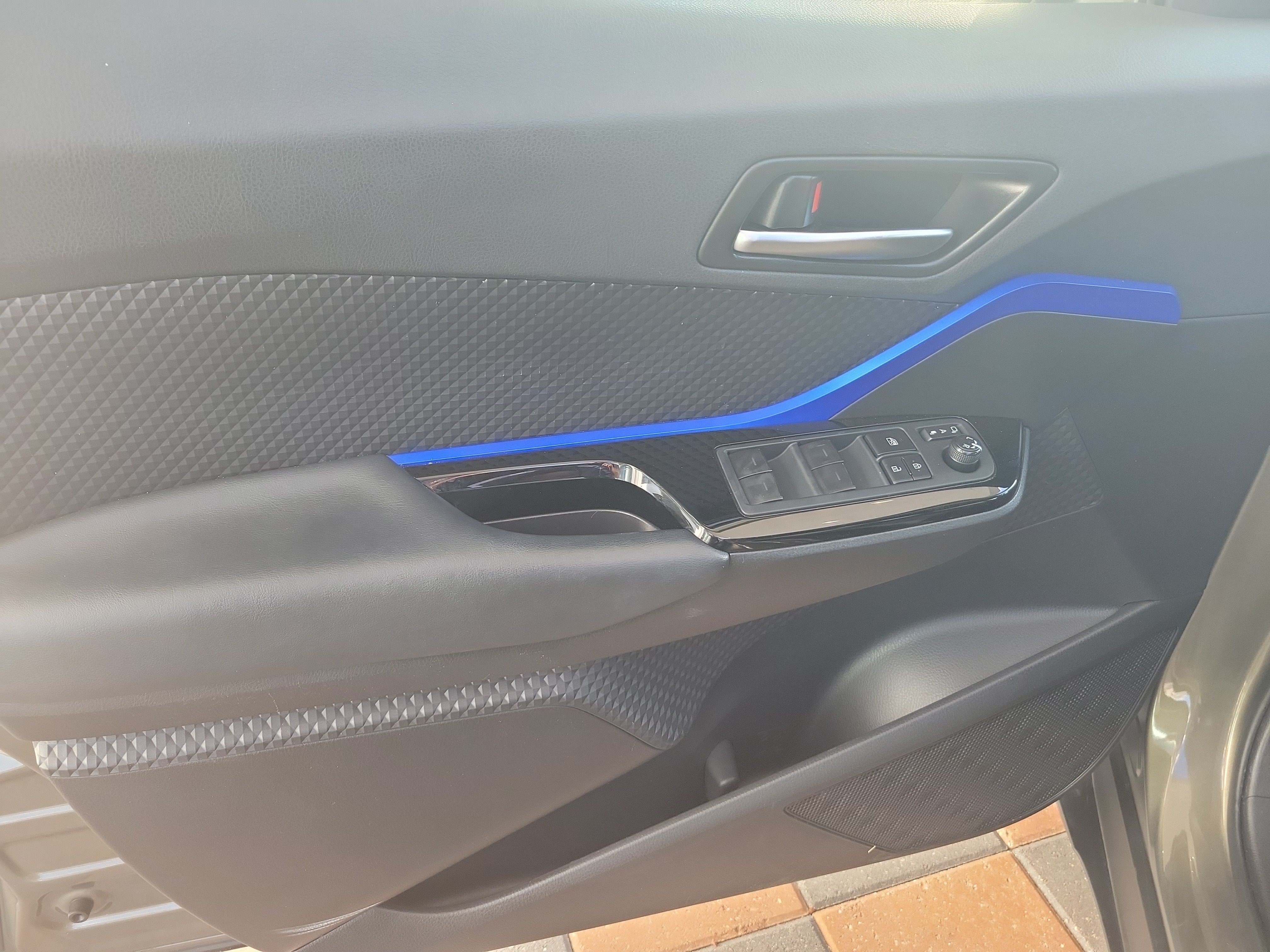 Used 2021 Toyota C-HR XLE FWD image 19