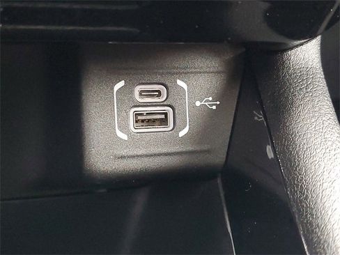 Used 2025 Jeep Compass Limited w/ High Altitude Package image 28