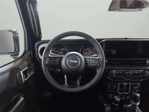 New 2026 Jeep Gladiator Sport AWD/4WD image 17