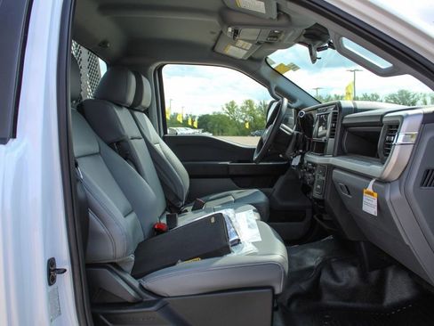 New 2025 Ford F550 4x4 Regular Cab Super Duty image 14