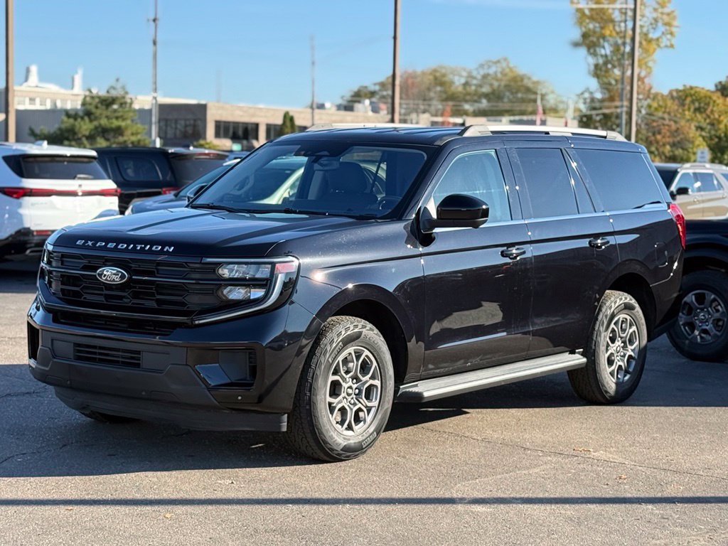 Used 2025 Ford Expedition Active AWD/4WD image 37