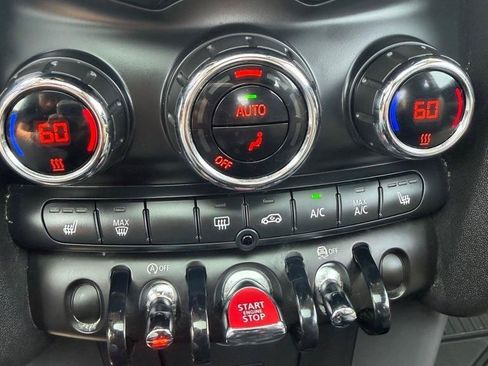 Used 2018 MINI Cooper 2-Door Hardtop w/ Cold Weather Package FWD image 15