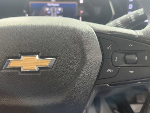 Used 2025 Chevrolet Trax LT FWD image 23