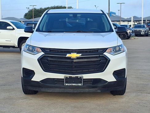 Used 2019 Chevrolet Traverse LS FWD image 2