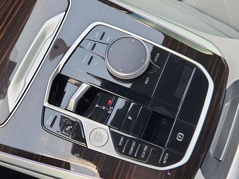 Used 2024 BMW X5 sDrive40i w/ Premium Package RWD image 16