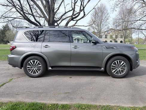 Used 2021 Nissan Armada SL w/ Captain's Chairs Package AWD/4WD image 43