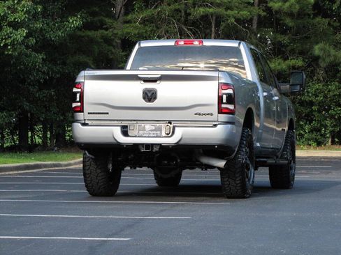 Used 2024 RAM 2500 Big Horn w/ Night Edition AWD/4WD image 11