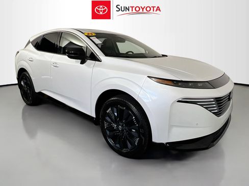 Used 2025 Nissan Murano Platinum w/ Cargo Package image 1