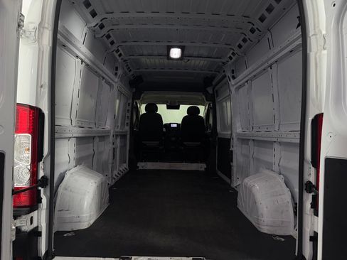 Used 2025 RAM ProMaster 2500 w/ Convenience Group FWD image 24