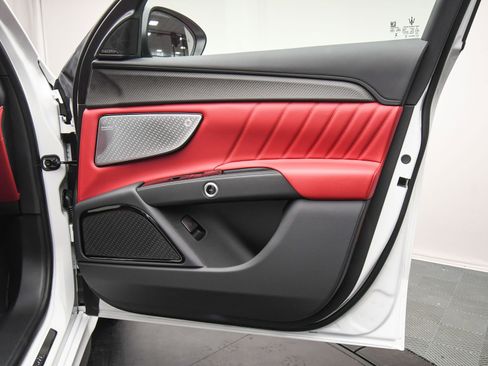 New 2025 Maserati Grecale Trofeo image 45