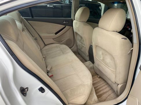 Used 2010 Nissan Altima 2.5 S w/ Convenience Plus Pkg FWD image 18