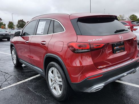 Used 2021 Mercedes-Benz GLA 250 4MATIC w/ Premium Package image 9