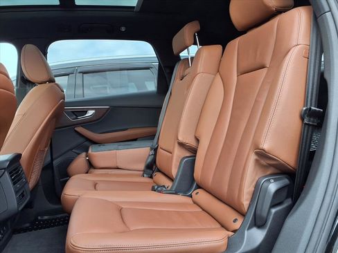 Used 2025 Audi Q7 3.0T Premium Plus image 8