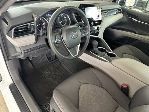 Used 2022 Toyota Camry LE image 12