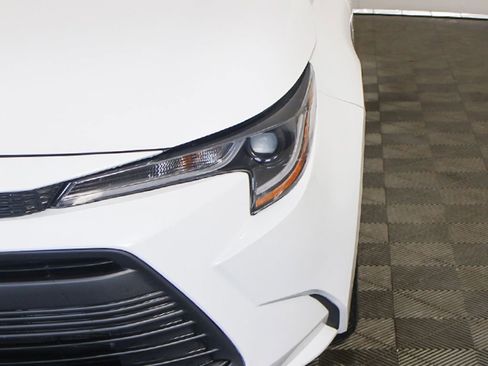 Used 2024 Toyota Corolla LE FWD image 11