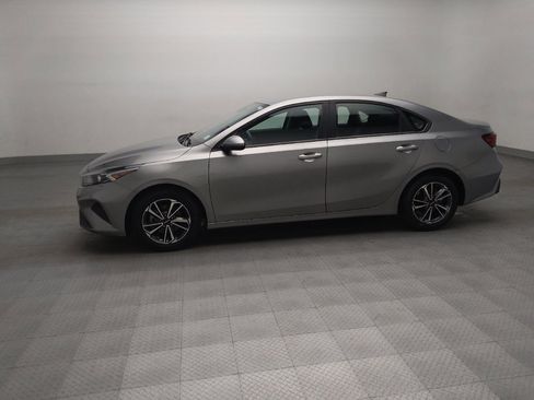 Used 2022 Kia Forte LXS FWD image 2