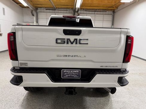 Used 2025 GMC Sierra 2500 Denali Ultimate w/ Max Trailering Package image 3