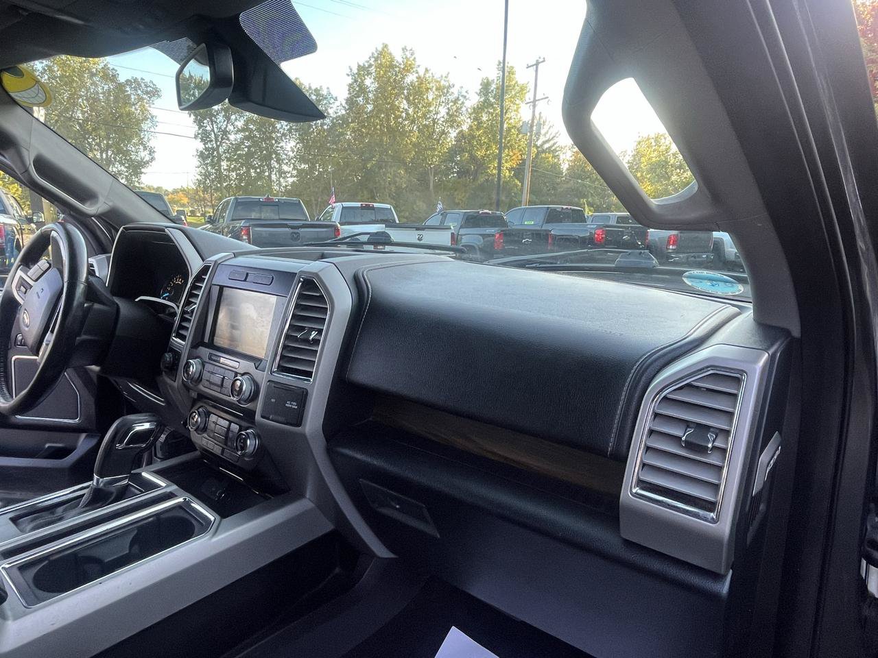 Used 2015 Ford F150 Lariat w/ Equipment Group 502A Luxury AWD/4WD image 14
