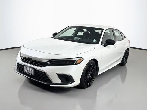 Used 2023 Honda Civic Sport image 3