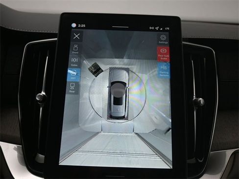 New 2026 Volvo XC90 B6 Ultra w/ Protection Package Premier image 21