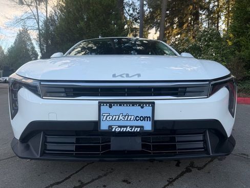 Used 2025 Kia K4 LXS image 8