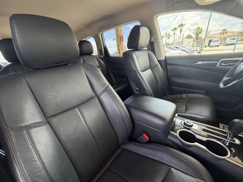 Used 2018 Nissan Pathfinder SV AWD/4WD image 21