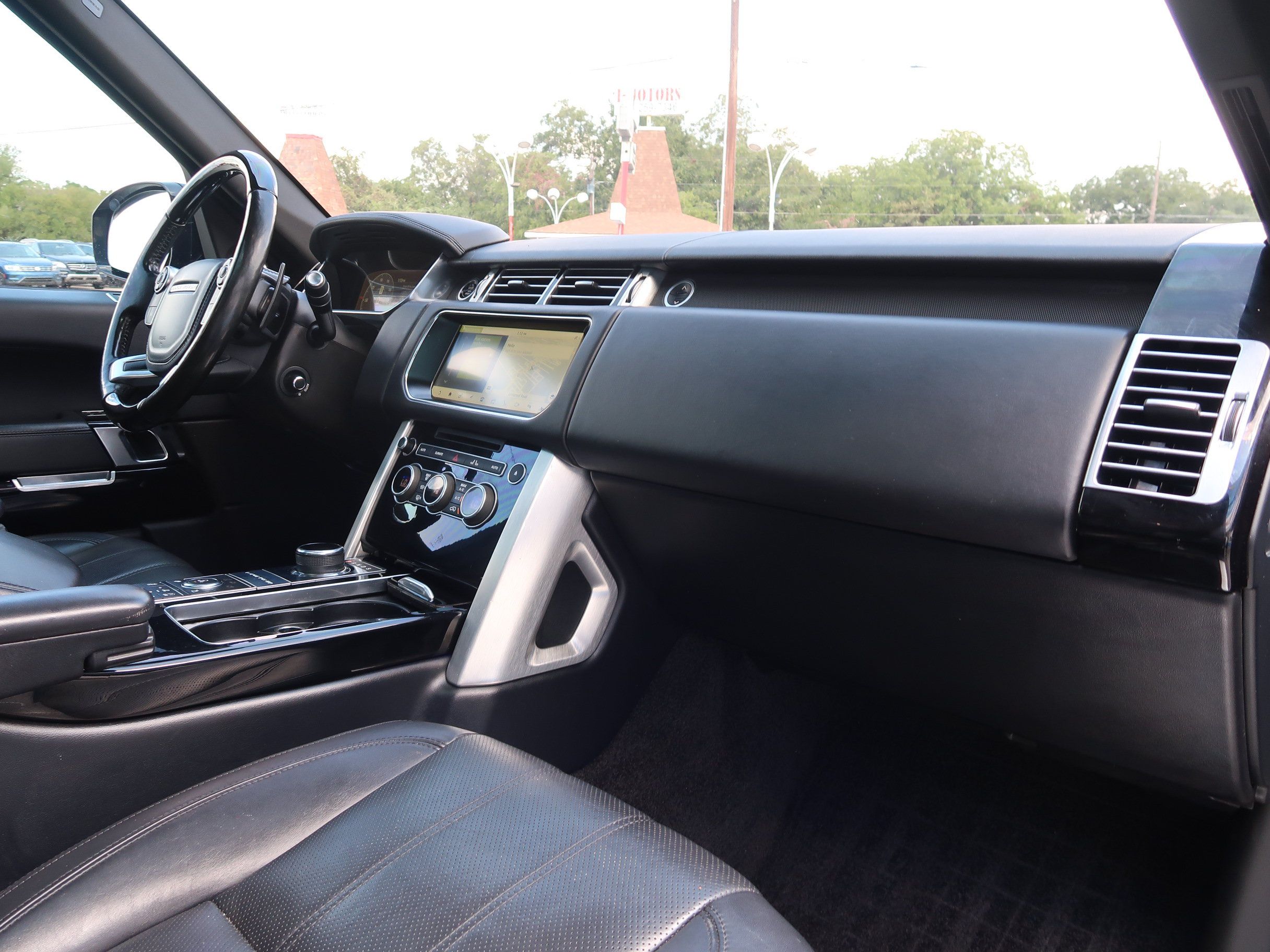 Used 2017 Land Rover Range Rover HSE AWD/4WD image 27