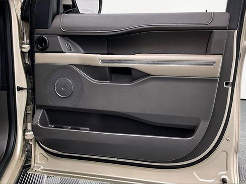 Used 2018 Ford Expedition Max XLT w/ Equipment Group 202A image 24