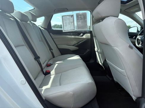 Used 2018 Honda Accord EX image 33