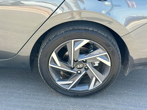 Used 2025 Hyundai Elantra Sport image 20