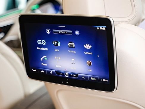 Certified 2023 Mercedes-Benz EQS 580 4MATIC SUV image 19