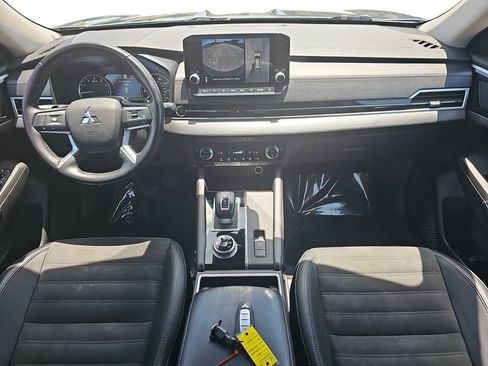 Used 2024 Mitsubishi Outlander SE FWD image 13