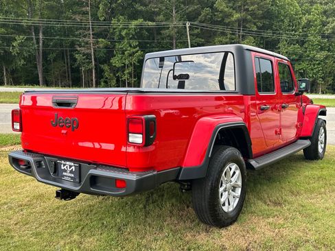 Used 2023 Jeep Gladiator Sport AWD/4WD image 3