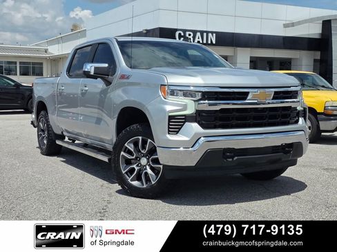 Used 2022 Chevrolet Silverado 1500 LT AWD/4WD image 1