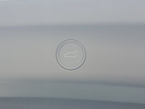 Used 2021 Tesla Model Y Performance AWD/4WD image 9
