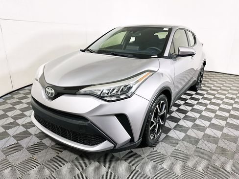 Used 2020 Toyota C-HR XLE FWD image 7