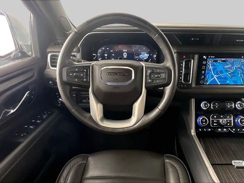 Used 2024 GMC Yukon Denali w/ Advanced Technology Package AWD/4WD image 6