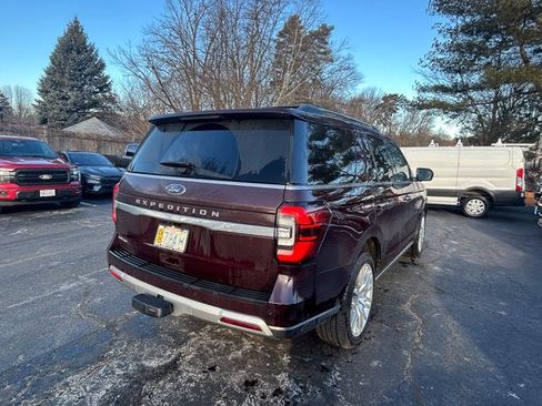 Used 2024 Ford Expedition Limited image 9