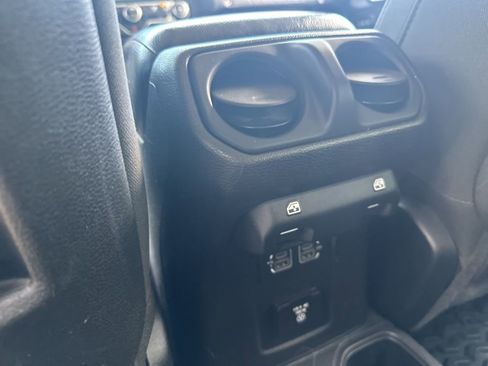 Used 2018 Jeep Wrangler Unlimited Rubicon image 20