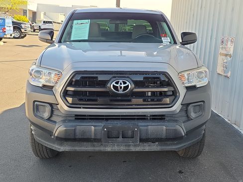 Used 2017 Toyota Tacoma SR image 2