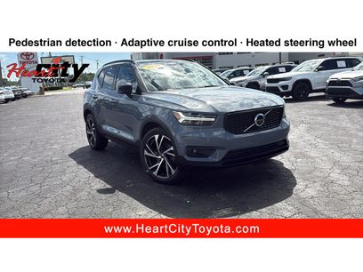 Used 2022 Volvo XC40 T5 R-Design w/ Advanced Package