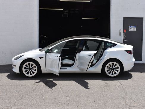 Used 2023 Tesla Model 3 Standard Range RWD image 7